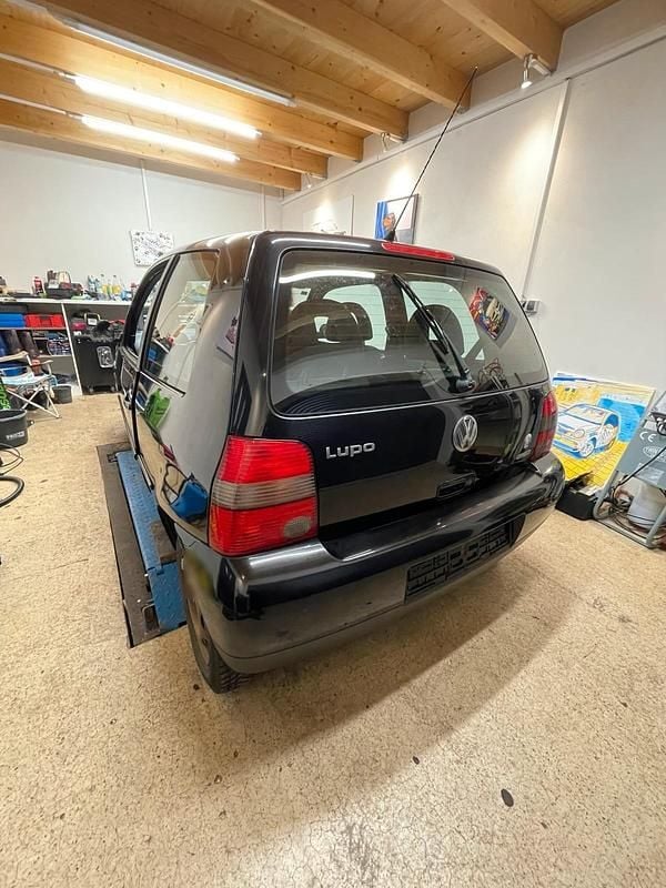 Gebraucht VW Lupo 50 PS (36 kW) 2003 Schwarz Kleinwagen