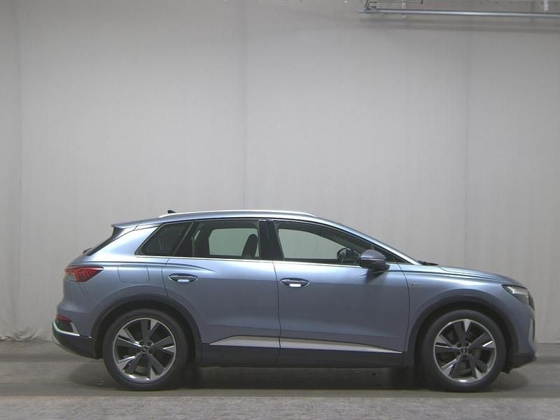 Blau Gebraucht 2022 Audi Q4 e-tron S-Line SUV | 24.480 € (Superpreis) - Bild 1/4
