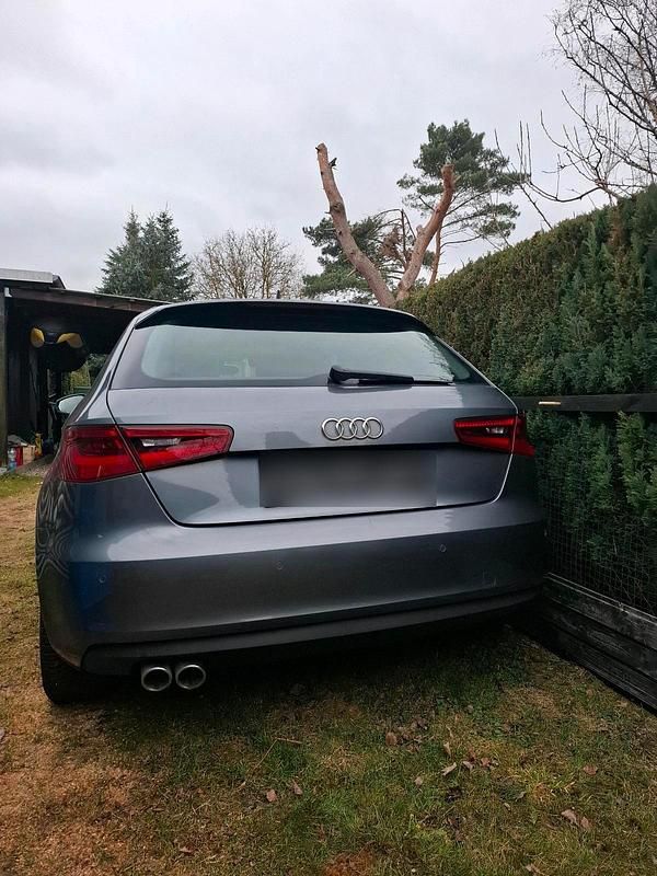 Gebraucht Audi A3 Sportback 150 PS (110 kW) 2015 Grau Kleinwagen
