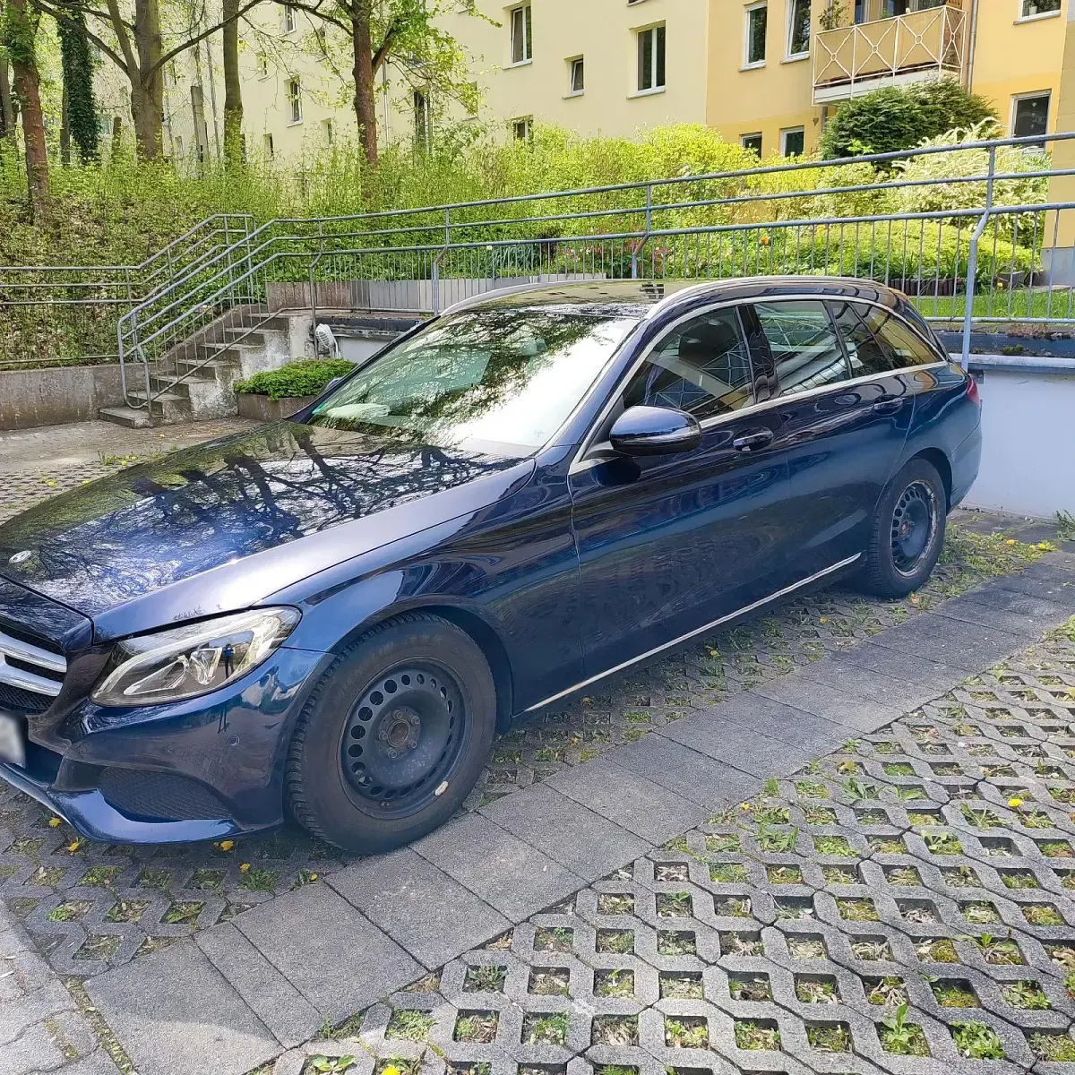 Gebraucht Mercedes C220 Avantgarde 150 PS (110 kW) 2018 Blau Kombi