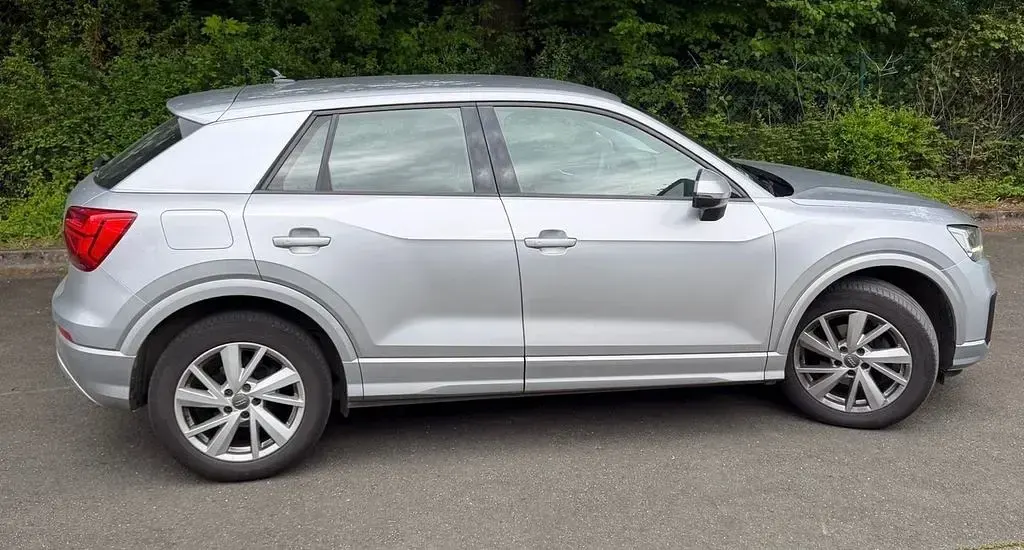 Gebraucht Audi Q2 Advanced 150 PS (110 kW) 2020 Silber SUV