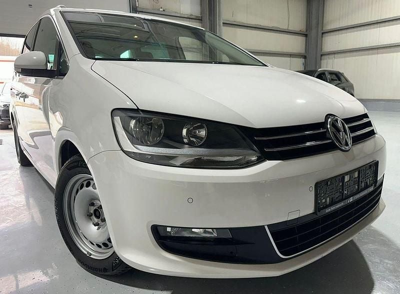 Gebraucht VW Sharan 140 PS (102 kW) 2011 Candyweiss Van / Kleinbus
