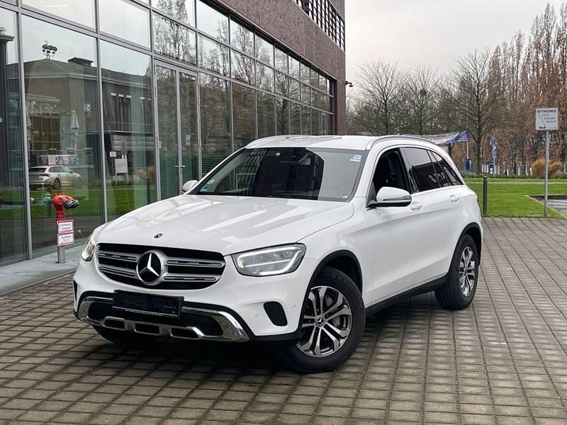 Gebraucht Mercedes GLC200 163 PS (119 kW) 2019 Weiß SUV