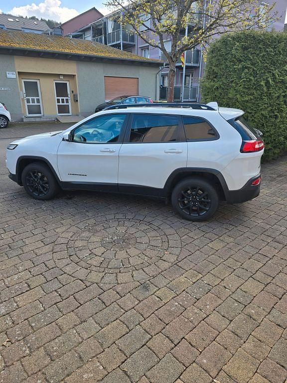 Gebraucht Jeep Cherokee Night Eagle 200 PS (147 kW) 2017 Weiß SUV