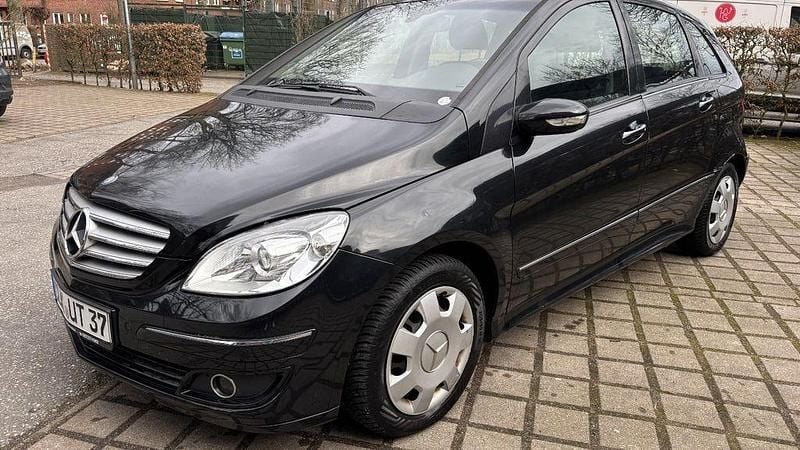 Gebraucht Mercedes B200 136 PS (100 kW) 2006 Schwarz Van / Kleinbus