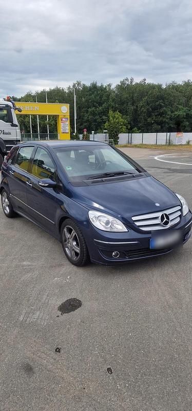 Blau Gebraucht 2006 Mercedes B200 Van / Kleinbus | 2.600 € (Superpreis) - Bild 1/4