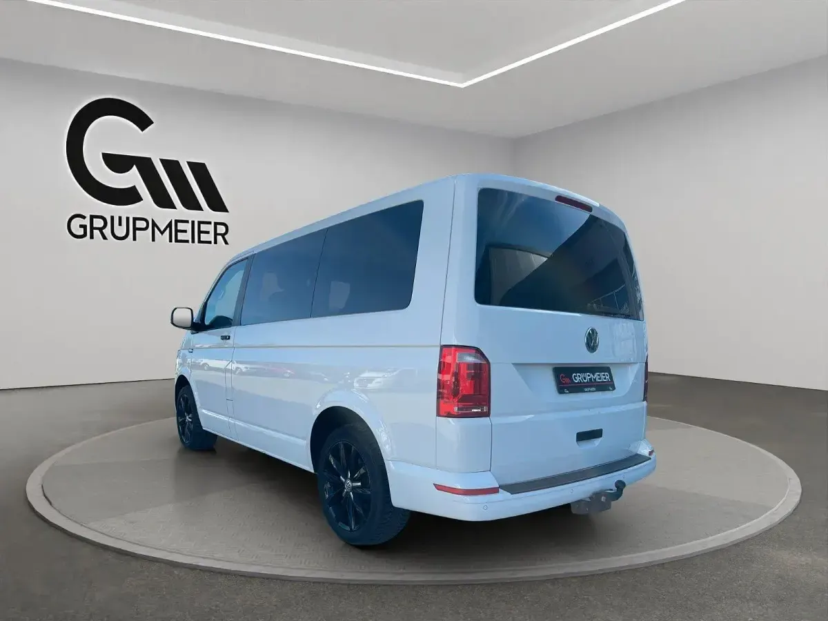 Gebraucht VW Multivan Trendline 150 PS (110 kW) 2018 Weiß Van / Kleinbus