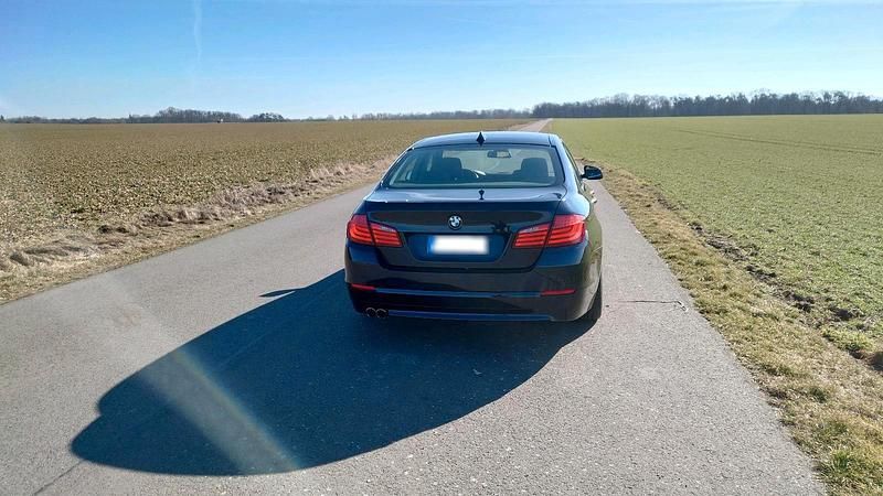 Gebraucht BMW 523 204 PS (150 kW) 2010 Blau Limousine