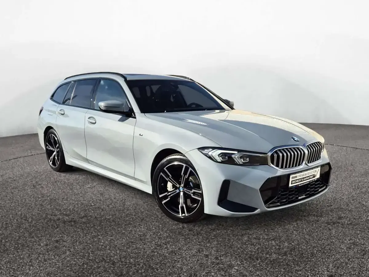 Gebraucht BMW 330 M Sport 245 PS (180 kW) 2025 Brooklyn grey Kombi