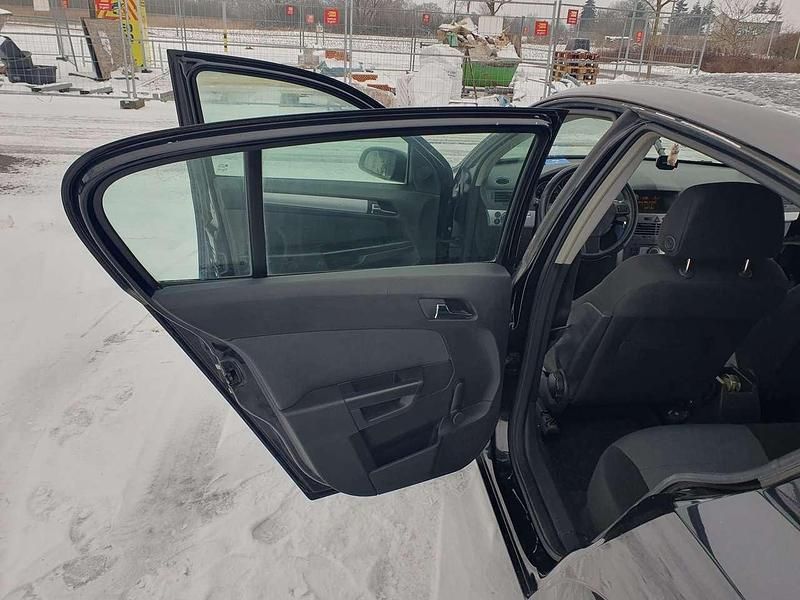 Gebraucht Opel Astra Edition 105 PS (77 kW) 2005 Schwarz Kombi