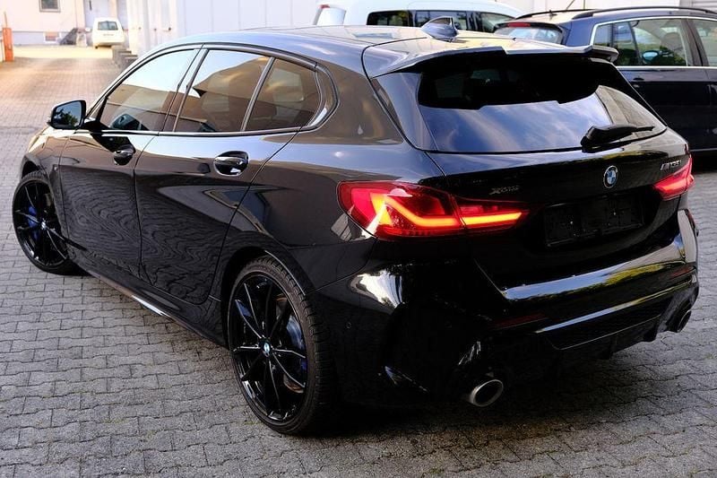 Używany BMW M135 M Performance 306 KM (225 kW) 2023 Czarny Hatchback