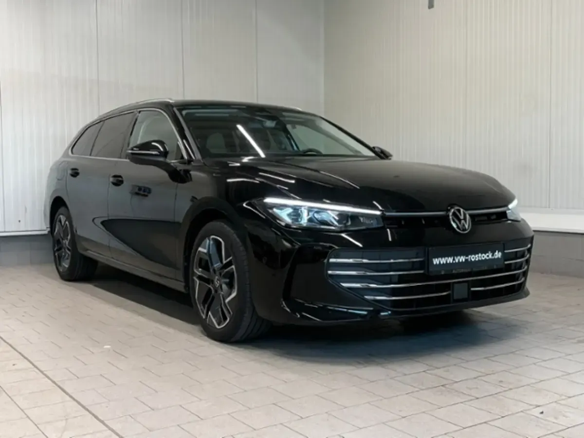 Gebraucht VW Passat Business 150 PS (110 kW) 2025 Schwarz Kombi