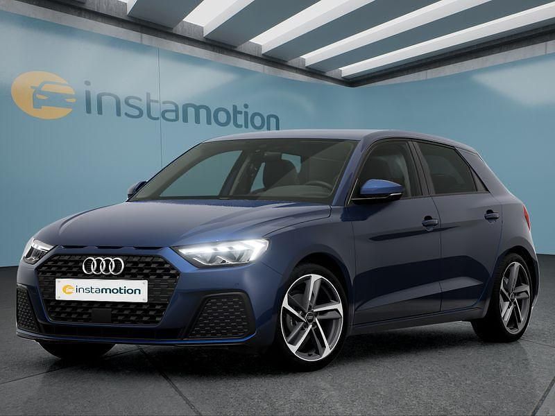 Blau Neu 2025 Audi A1 Sportback Kleinwagen | 29.649 € (Etwas zu teuer) - Bild 1/4