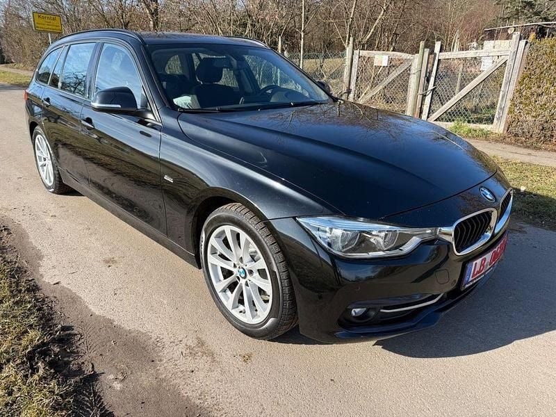 Schwarz Gebraucht 2018 BMW 318 Sport Line Kombi | 9.999 € (Guter Preis) - Bild 1/4