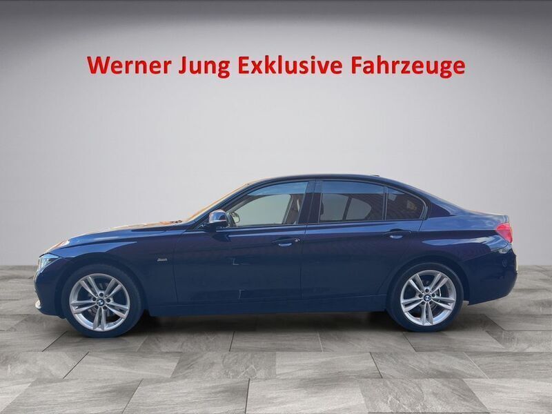 Gebraucht BMW 320 Sport Line 190 PS (139 kW) 2016 Blau Limousine