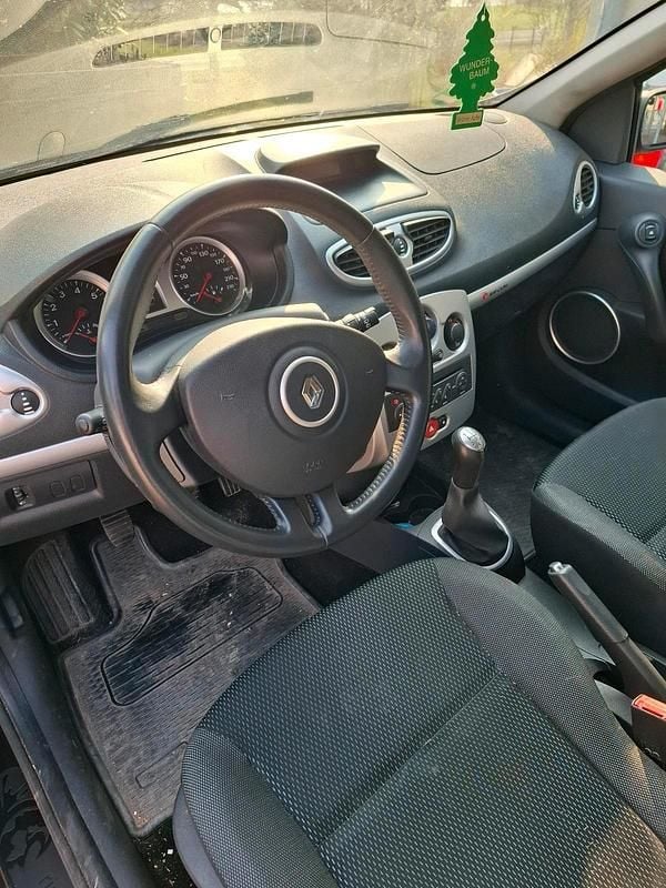 Gebraucht Renault Clio II 75 PS (55 kW) 2009 Schwarz Kleinwagen