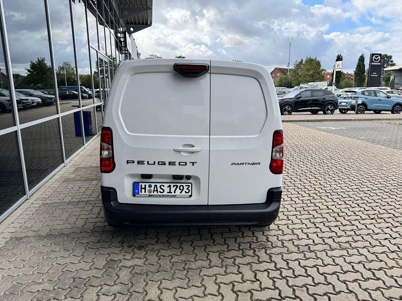Gebraucht Peugeot Partner 102 PS (75 kW) 2024 Weiß Van / Kleinbus