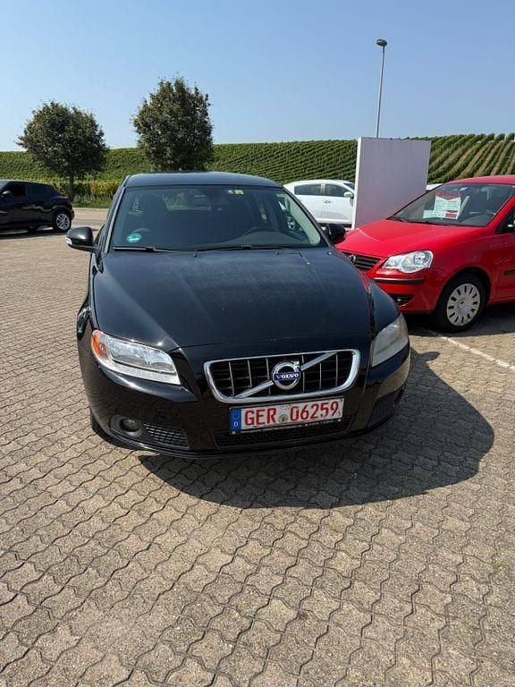 Schwarz Gebraucht 2009 Volvo V70 Kinetic Kombi | 2.450 € (Fairer Preis) - Bild 1/4