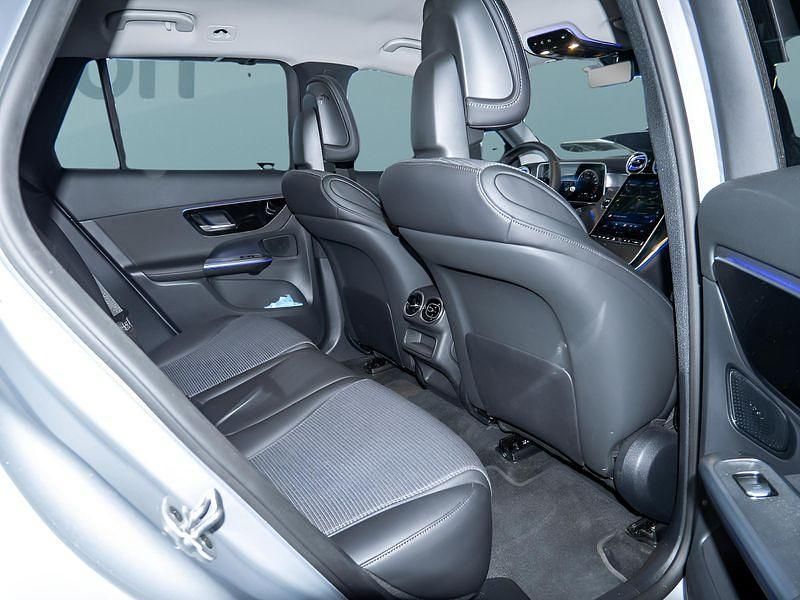 Gebraucht Mercedes GLC300e 197 PS (144 kW) 2025 Silber SUV