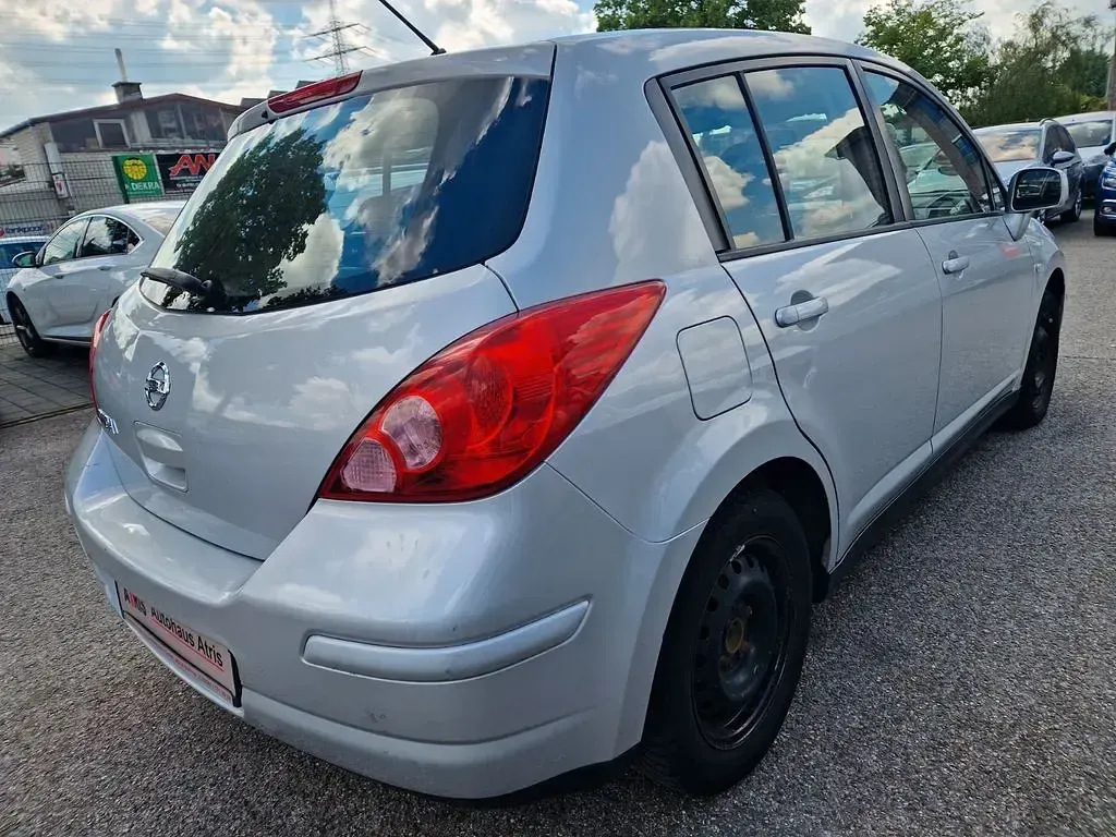 Gebraucht Nissan Tiida Visia 110 PS (80 kW) 2008 Silber Limousine