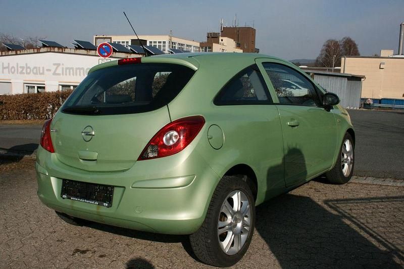 Gebraucht Opel Corsa Edition 80 PS (58 kW) 2009 Grün Kleinwagen