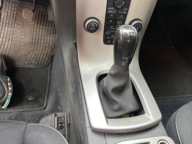 Gebraucht Volvo S40 114 PS (83 kW) 2011 Orange Limousine