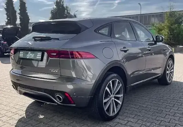 Begagnad Jaguar E-Pace R-Dynamic 241 HK (177 kW) 2018 Grå SUV