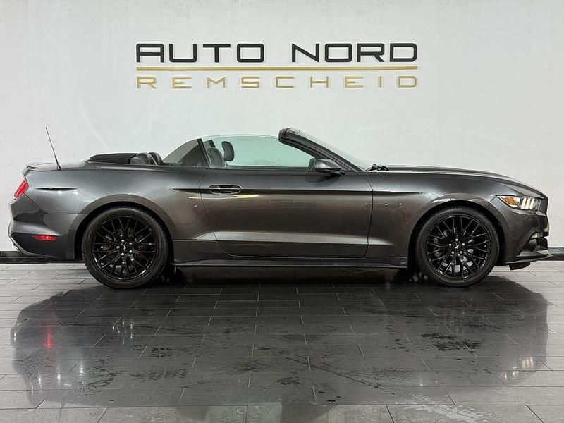 Gebraucht Ford Mustang Convertible 305 PS (224 kW) 2015 Grau Cabrio