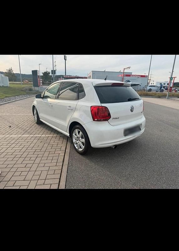 Weiß Gebraucht 2012 VW Polo Life Kleinwagen | 3.250 € (Guter Preis) - Bild 1/4