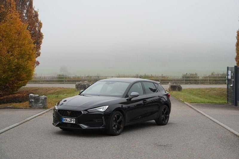 Schwarz Gebraucht 2023 Cupra Leon Kombi | 23.000 € (Superpreis) - Bild 1/4