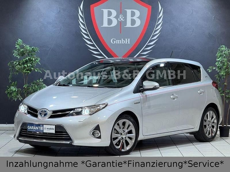 Gebraucht Toyota Auris Executive 99 PS (72 kW) 2014 Silber Limousine