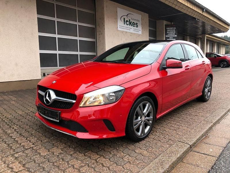 Rot Gebraucht 2016 Mercedes A200 Limousine | 13.990 € (Fairer Preis) - Bild 1/4