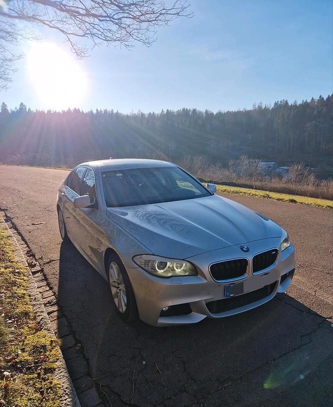 Silber Gebraucht 2011 BMW 525 Limousine | 12.800 € (Fairer Preis) - Bild 1/4