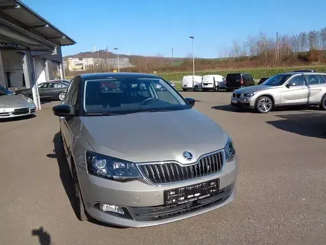 Gebraucht Skoda Fabia Ambition 110 PS (80 kW) 2016 Beige Limousine