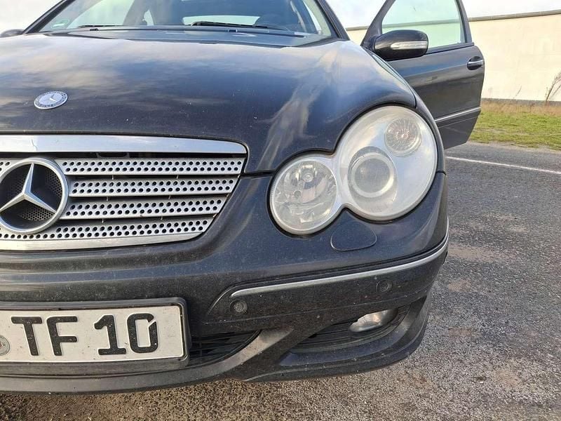 Gebraucht Mercedes C220 150 PS (110 kW) 2008 Schwarz Coupé