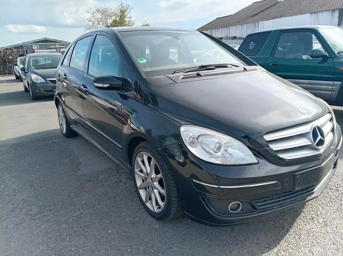Gebraucht Mercedes B200 136 PS (100 kW) 2006 Schwarz Van / Kleinbus