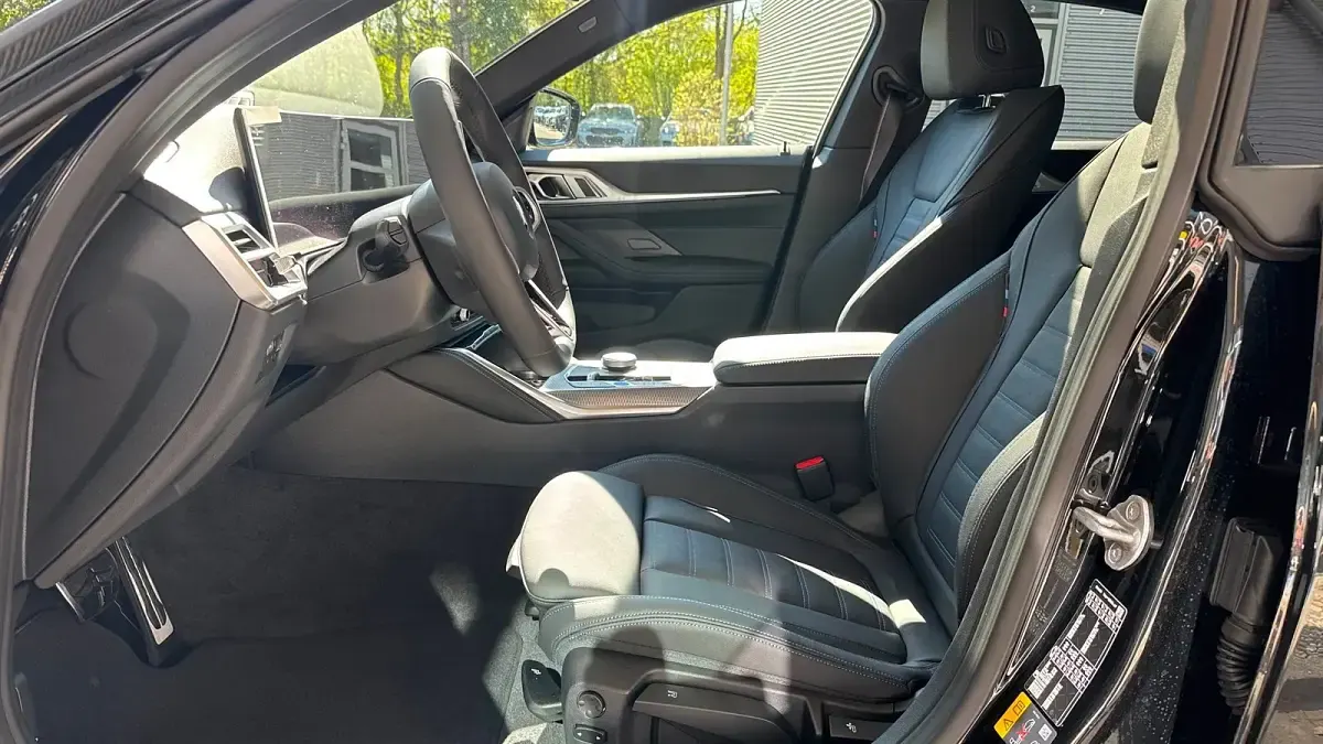 Neu BMW i4 Comfort Edition 294 kW (401 PS) 2026 Saphirschwarz metallic Limousine