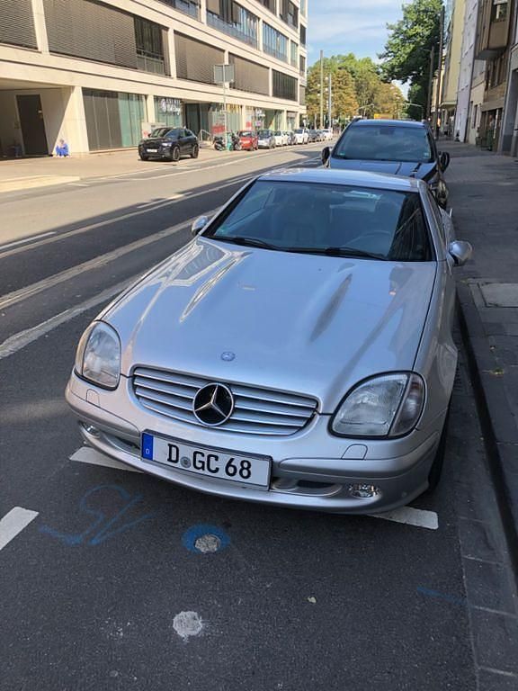 Gebraucht Mercedes SLK200 163 PS (119 kW) 2000 Silber Cabrio