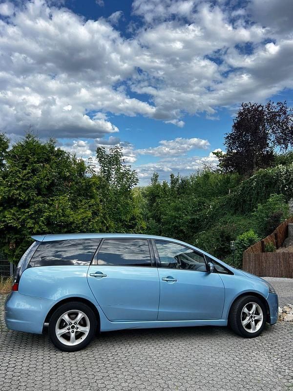 Blau Gebraucht 2004 Mitsubishi Grandis Intense Van / Kleinbus | 1.900 € (Guter Preis) - Bild 1/4