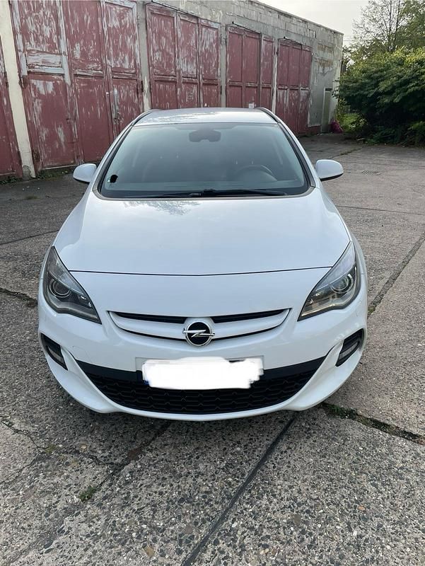 Gebraucht Opel Astra OPC 194 PS (142 kW) 2014 Weiß Kombi