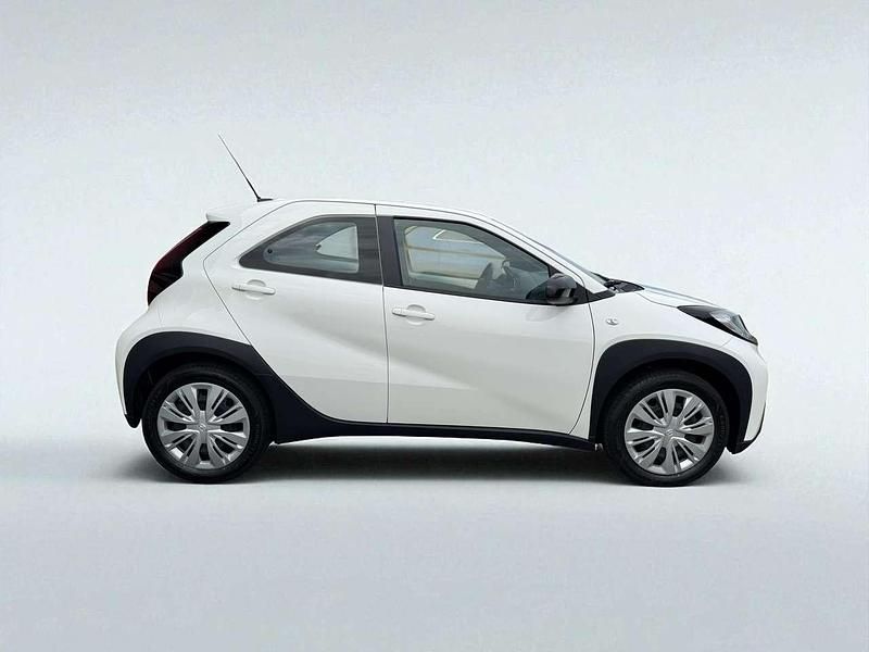 Neu Toyota Aygo X 72 PS (52 kW) 2025 Super white SUV