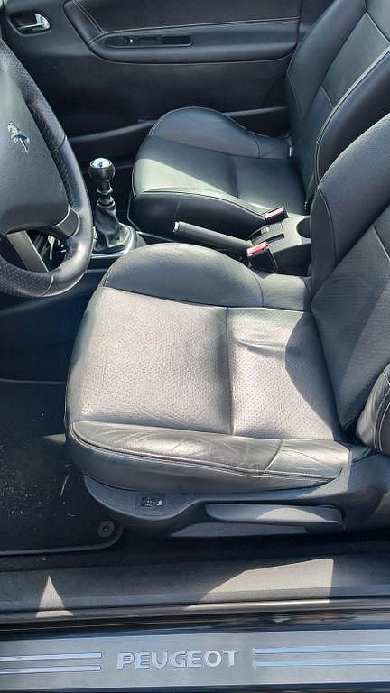 Gebraucht Peugeot 207 CC Allure 111 PS (81 kW) 2012 Schwarz Cabrio