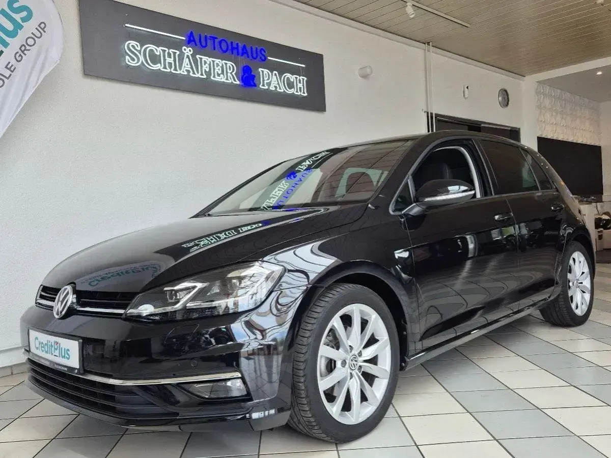 Gebraucht VW Golf VII Highline 125 PS (91 kW) 2018 Schwarz Limousine