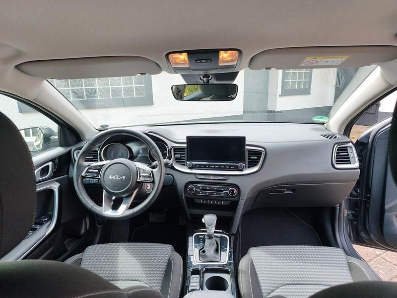 Gebraucht Kia Ceed Vision 160 PS (117 kW) 2024 Grau Kleinwagen