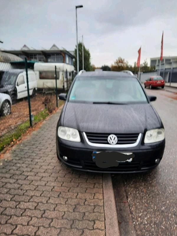 Schwarz Gebraucht 2004 VW Touran Van / Kleinbus | 2.650 € (Fairer Preis) - Bild 1/4