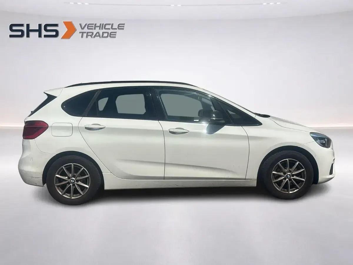 Gebraucht BMW 218 Basis 136 PS (100 kW) 2015 Weiß Van / Kleinbus