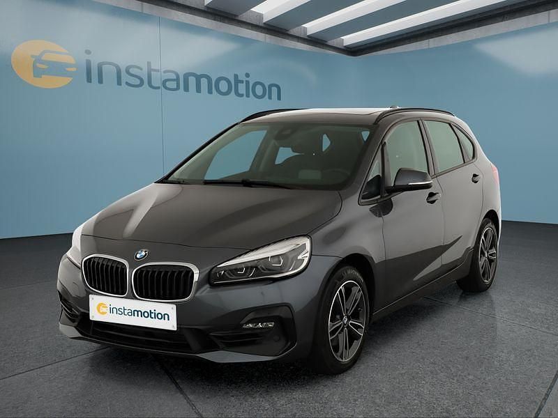 Grau Gebraucht 2019 BMW 220 Active Tourer Van / Kleinbus | 21.599 € (Etwas zu teuer) - Bild 1/4