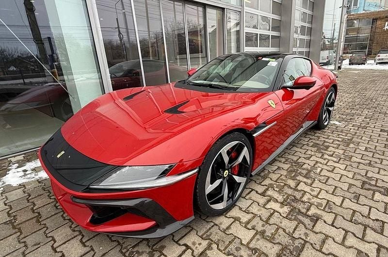 Neu Ferrari 12 Cilindri 831 PS (611 kW) 2025 Rot Coupé