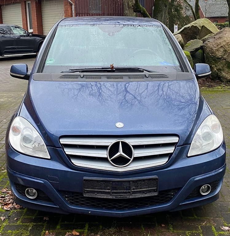 Blau Gebraucht 2009 Mercedes B180 Van / Kleinbus | 2.900 € (Guter Preis) - Bild 1/4