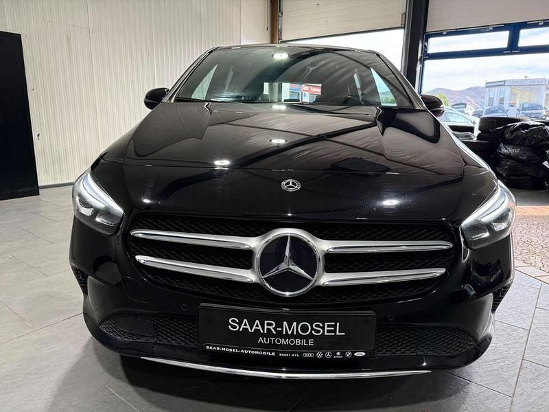 Gebraucht Mercedes B180 116 PS (85 kW) 2020 Schwarz Van / Kleinbus
